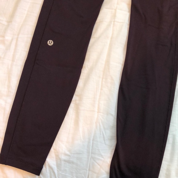 Burgundy Full Length Lululemon’s with Pockets - Picture 4 of 5